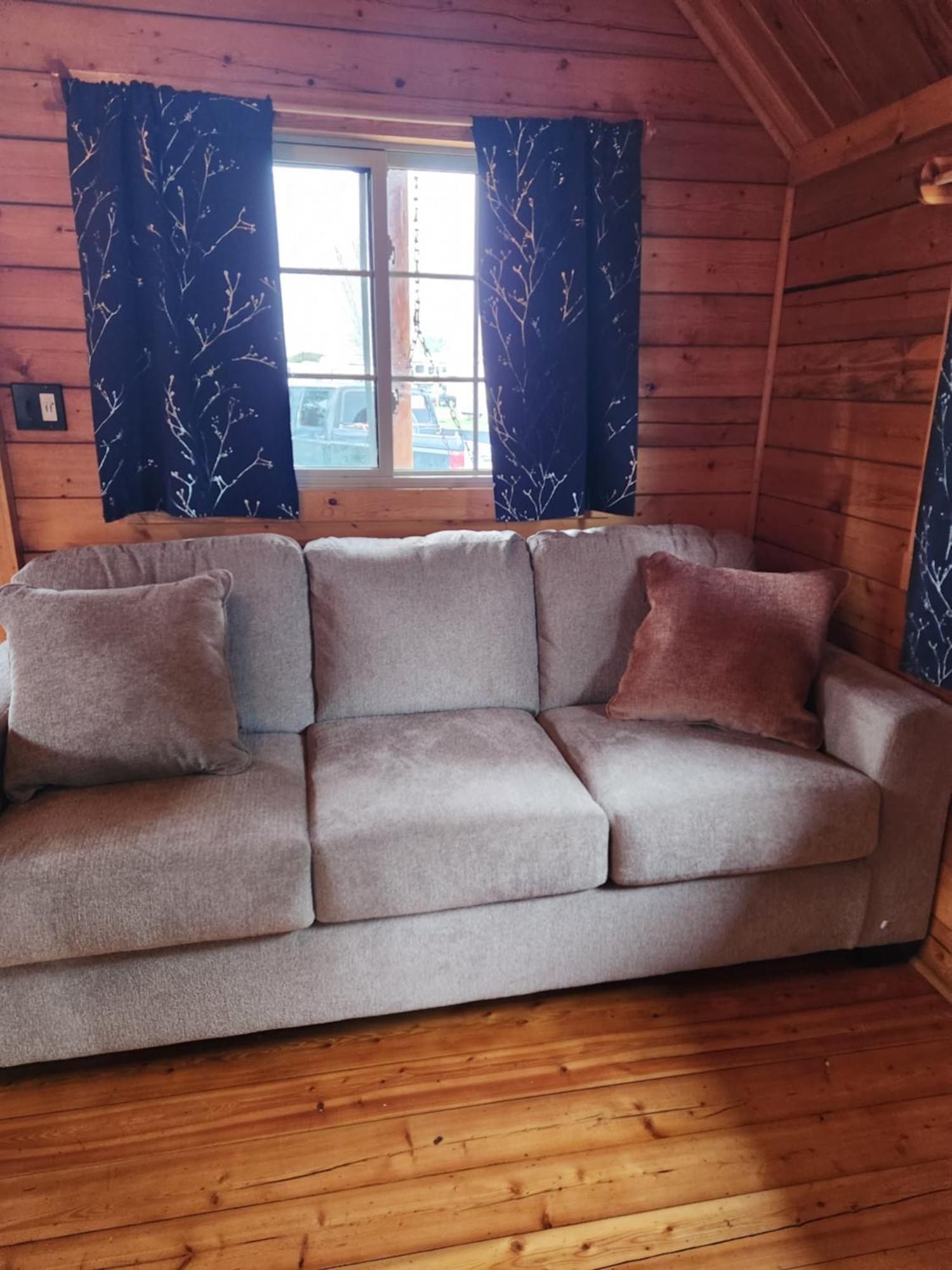 Redwood Coast Cabins And Rv Resort Юрика Екстериор снимка